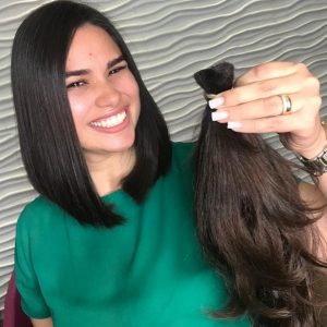 Em prol da conscientização do câncer de mama a clínica de Beleza Mulher Cheirosa oferece corte gratuito