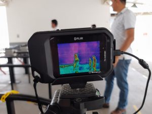 Profissionais desenvolvem estratégias para garantir cuidados a quem precisa continuar em atividade