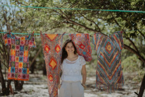 MaxiModa 2022: Celina Hissa conta história da marca Catarina Mina e projeto de valorização do artesanato cearense