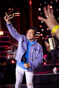 Zé Cantor faz pocket show gratuito em shopping de Fortaleza nesta quinta-feira (23)