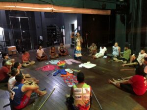 Teatro da Boca Rica abre inscrições para cursos gratuitos de formação em Artes Cênicas e Neurodiversidade (autismo)