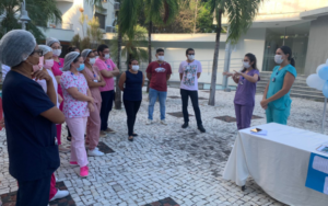 Nutricionistas da Casa de Cuidados promovem ação para conscientizar sobre a importância da hidratação