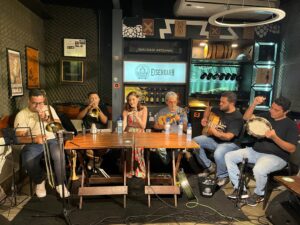 Freddie Mercury Cover, Luisinho Magalhães e Projeto Tarde  de Pardais no  Cantinho Frango