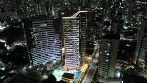 Com arquitetura que enaltece o design inovador e autoral,   Diagonal entrega Icon Condominium