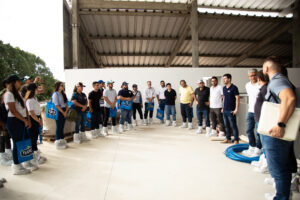 Tijuca Alimentos realiza aula prática com maior especialista em mastite do Brasil