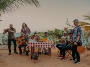 A CAIXA Cultural Fortaleza apresenta, nos dias 5, 12 e 19 de novembro, o espetáculo musical Macaúba 80