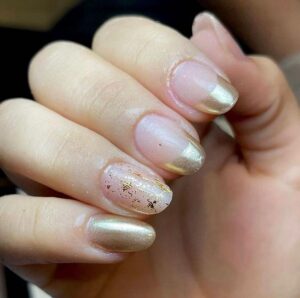 Demanda pelo alongamento das unhas cresce com a chegada das festas no final de ano