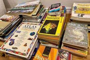 Campanha arrecada livros para instituições educacionais de Fortaleza; saiba como doar