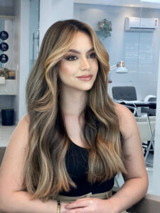 Com time de embaixadores multimarcas, salão Mary John Beauty se destaca nas técnicas de mechas