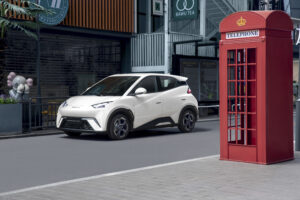 Pioneira no mercado, BYD é a primeira marca a disponibilizar opções de carros elétricos para pessoas com deficiência