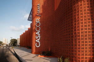 CASACOR Ceará traz tons coloridos para inspirar a decoração da sua casa