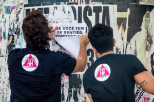 Clínica de Reabilitação para Homofóbicos: performance leva reflexão para espaços públicos de Fortaleza