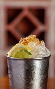 Nova carta de drinks do Seu Conrado traz 12 opções marcada pela diversidade de sabores