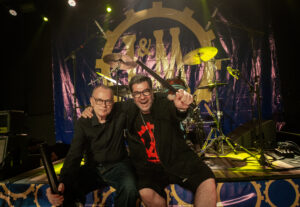 Augusto Licks e Carlos Maltz com”Engenheiros Sem Crea”se apresentam no Pub 5 Elementos