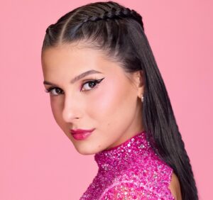 Ana Castela é a nova embaixadora de Maquiagens Avon