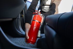 Uma década após extinção, extintores de incêndio em veículos fabricados a partir de 2015 podem voltar