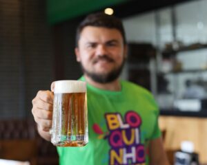Turatti realiza bloquinho com cinco horas de open beer e atrações musicais em fevereiro