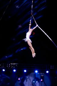 Inclusão e magia: Circo Celestia encanta com espetáculo acessível