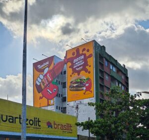 Tambaú Alimentos instala empena dupla em Fortaleza