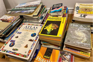 Shoppings RioMar em Fortaleza realizam campanha de arrecadação de livros para instituições sociais; saiba como doar