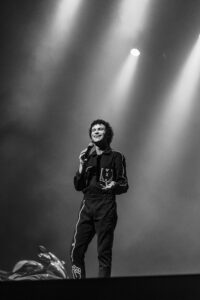 Max Petterson realiza despedida do espetáculo “bôcu bonjour” em Fortaleza