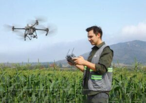 Brasil se destaca em regulamentação de drones agrícolas e acelera uso da tecnologia no campo