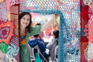 Caixa Cultural Fortaleza recebe a instalação a casa de todos, de Leila Alberti