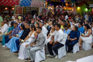 São João de Maracanaú celebra o amor com casamento coletivo de 42 casais