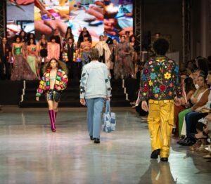 Sustentabilidade e moda se unem no desfile da coleção “Mosaico” na 3ª Mostra Ceará