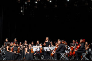 Concerto reúne Orquestra Jacques Klein e Orquestra Juvenil em noite especial no Theatro José de Alencar