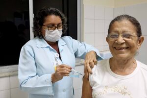 Prefeitura de Fortaleza reforça atendimento em postos de saúde e amplia vacinação em shoppings neste fim de semana