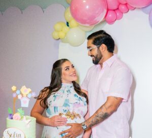 Chá de Bênçãos celebra a chegada de Sofia, filha dos médicos Gustavo Amarante e Gabriela Aguiar