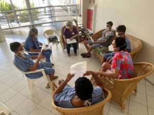 Atividades com música integram rotina de tratamento dos pacientes da Casa de Cuidados do Ceará
