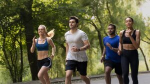 Como ter longevidade e saúde no esporte: prevenção e cuidados para atletas 40+