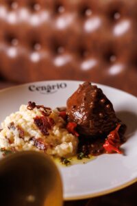 Sabores regionais e releituras clássicas dão o tom do menu do Cenário Casa de Música