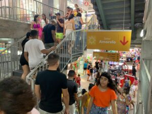 Centro Fashion realiza 14ª edição do Bazar com descontos de até 80%