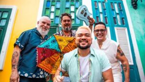 Colégio 7 de Setembro celebra 90 anos com show gratuito da banda Os Transacionais no RioMar Fortaleza