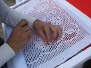 Exposição na Praça do Artesão anuncia últimos dias