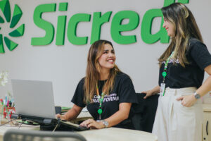 Sicredi Ceará investe em empreendedorismo e marca presença na Auê Feira, em Fortaleza
