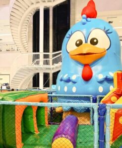 Shopping Parangaba traz Parque Galinha Pintadinha com atrações para crianças em setembro