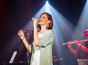 Quinta com Jazz apresenta Ângela Lopes no RioMar Fortaleza