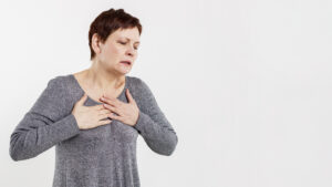 Especialista alerta para sintomas atípicos do infarto em mulheres e a importância da prevenção