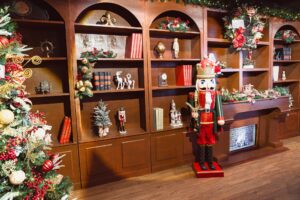 Casa Encantada do Papai Noel realiza soft opening e celebra início de sua 3ª edição no RioMar Fortaleza