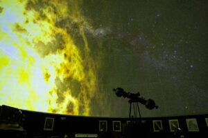 Planetário Rubens de Azevedo realiza sessão especial do “Momentos Cósmicos” para professores aposentados da rede pública