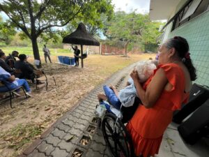 Humanização: após pedido de paciente, Casa de Cuidados do Ceará recebe cerimônia de batismo