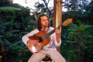 Encontro literário, boemia, feirinha, shows com Fabrício da Rocha  e  Luisinho Magalhães & Banda no  Cantinho do Frango