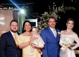 Priscila Ipirajá e Jader de Carvalho prestigiam casamento em noite elegante no Recife