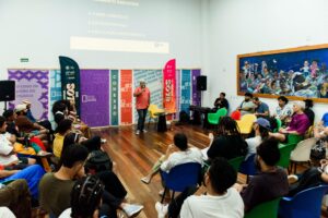 Camila Arias, Zé Pretim, Helo Aidar e mais: especialistas da música conduzem rodadas de negócios e avaliam talentos no Elos Acelera