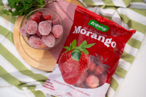 Frosty lança morango congelado e amplia portfólio com opção prática e versátil para o dia a dia