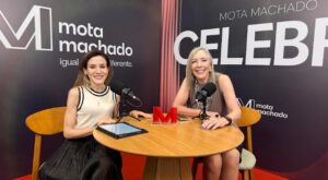 Podcast Parceiro Mais Mota Machado recebe Martha Gabriel em conversa sobre autoconhecimento, pensamento crítico e o desenvolvimento humano